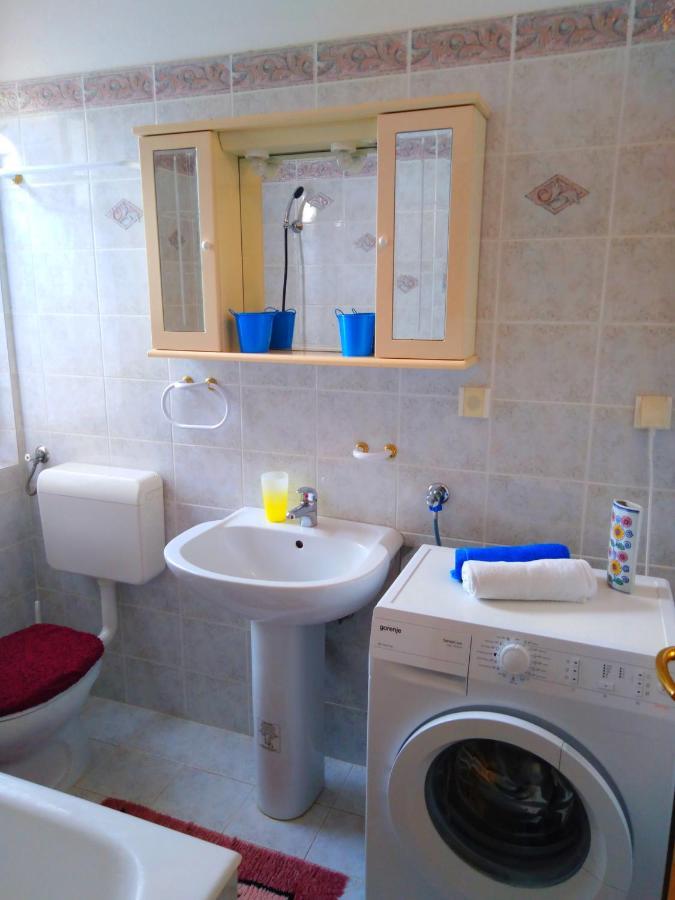 Apartments Vesna Kampor Luaran gambar