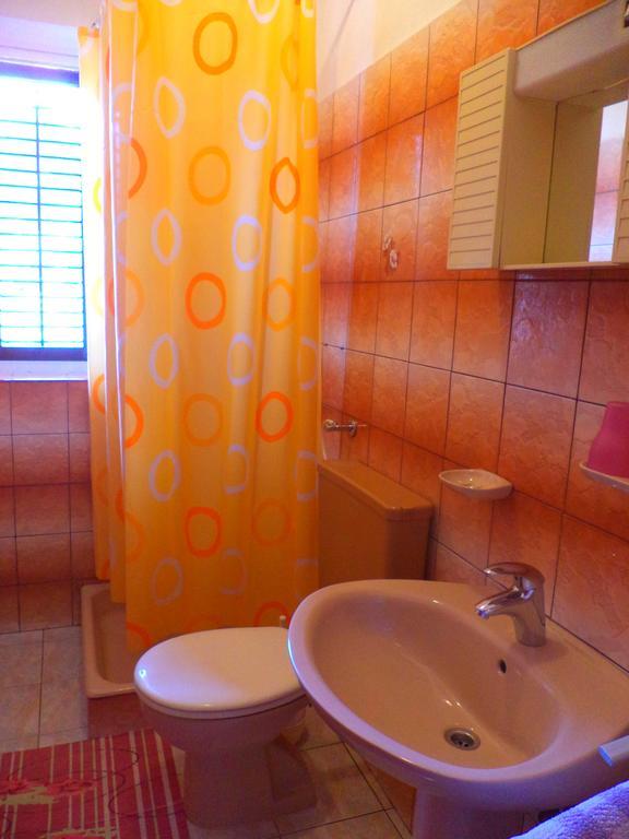 Apartments Vesna Kampor Luaran gambar