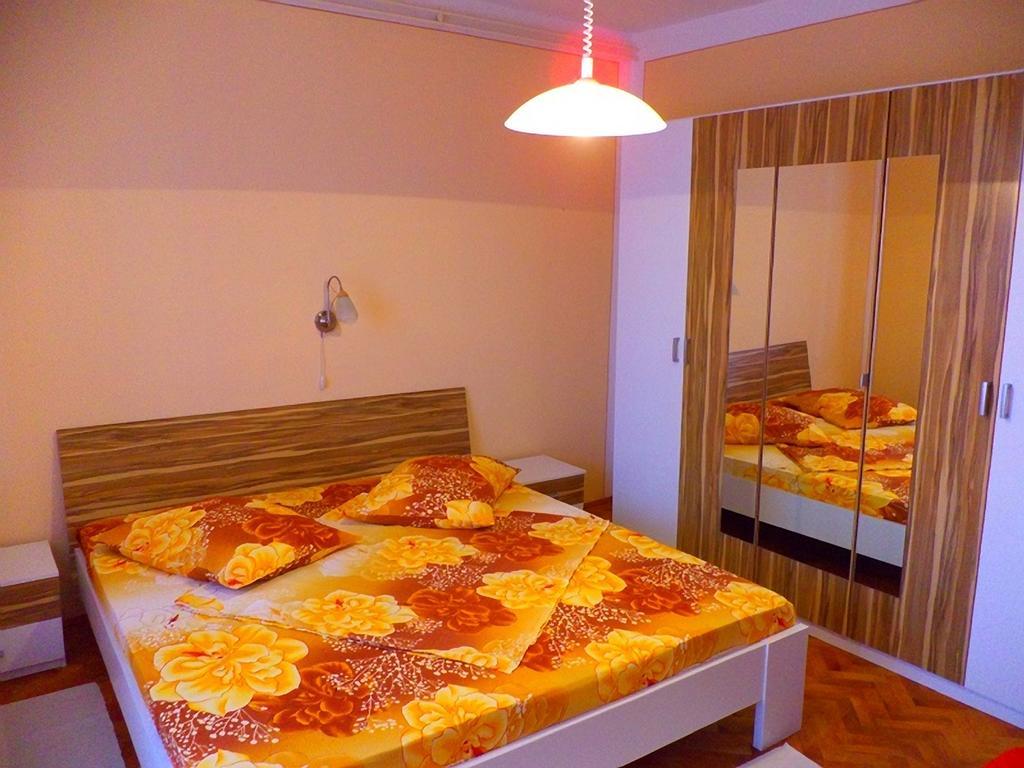 Apartments Vesna Kampor Luaran gambar