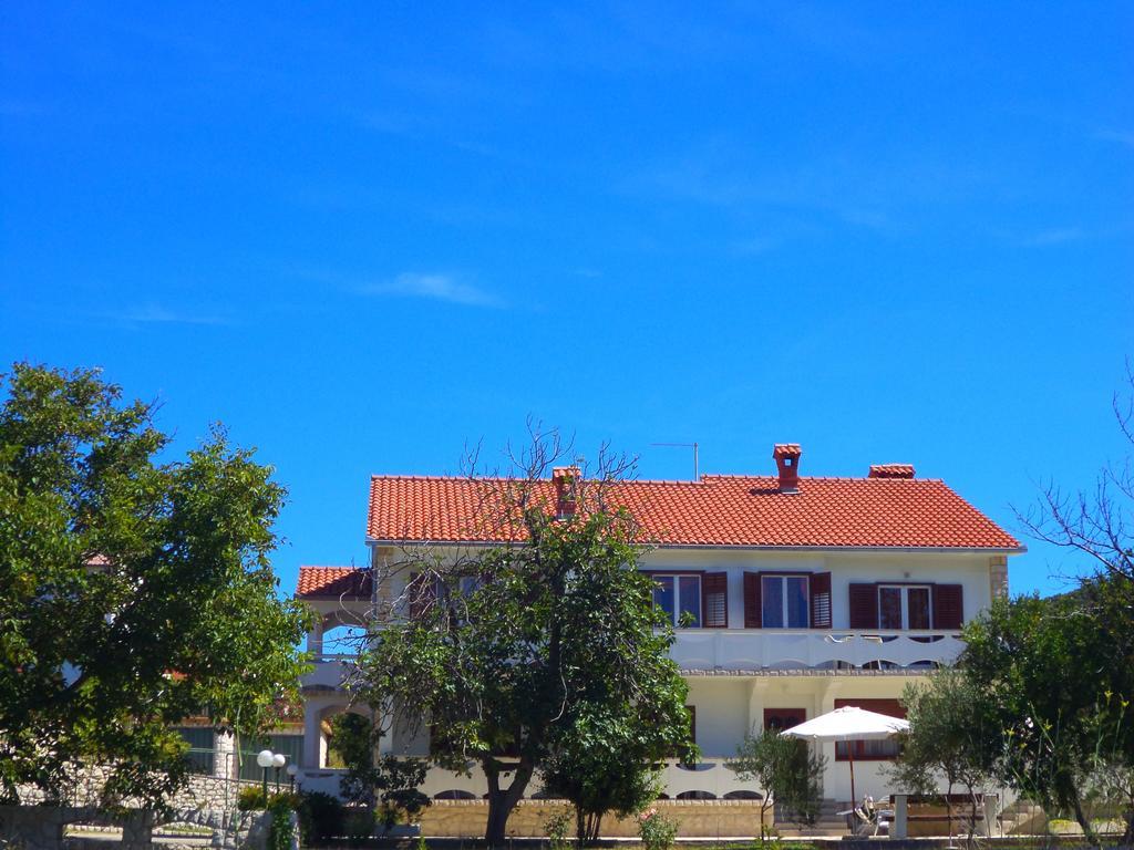 Apartments Vesna Kampor Luaran gambar
